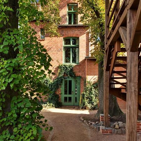 Gasthaus Und Pension "Zum Hauenden Schwein" Wörlitz Kültér fotó
