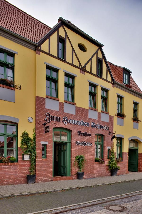 Gasthaus Und Pension "Zum Hauenden Schwein" Wörlitz Kültér fotó